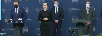 Zľava Igor Matovič, Roman Mikulec a Marek Krajčí