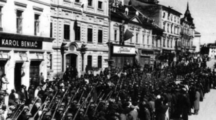 Slávnostná vojenská prehliadka osloboditeľov