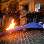 palenie vlajky EU