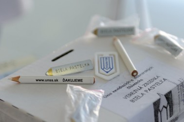 SR Únia nevidiacich ÚNSS Biela pastelka NRX