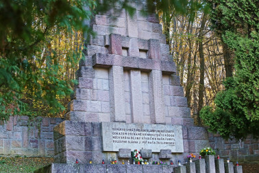 pamatnik2