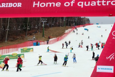Slovinsko SR Maribor lyžovanie SP ženy slalom zrušenie