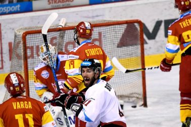 SR hokej TL 3. kolo Trenčín Banská Bystrica TNX