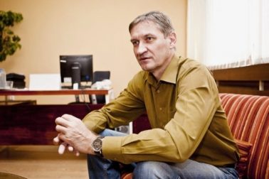 MUDr. Ján Šulaj v kancelárii po operácii