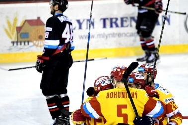 SR Hokej TL 39.kolo Trenčín B.Bystrica TNX