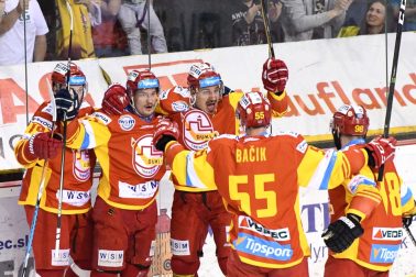 SR Hokej TL play off finále 5. Trenčín B.Bystrica TNX