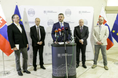 premier s dekanmi