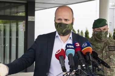 minister obrany nad