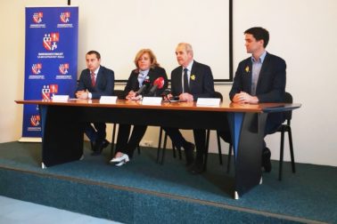 predsedovia poslaneckých klubov a župan