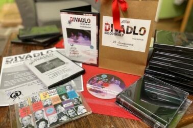 divadlo ide do skoly1