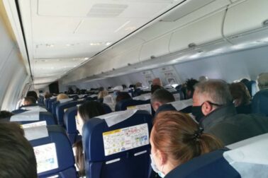 cestujuci v lietadle