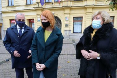 zlava jan lunter, denisa nincova a bozena kovacova