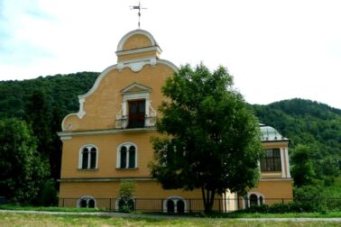 tihanyiovsky kastiel