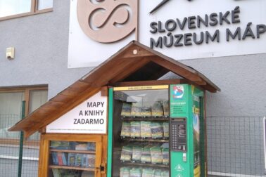 skrinka1