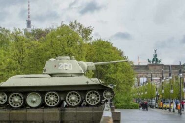 sovietsky tank pred Spolkovbým snemom