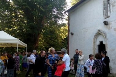 Kat. kostol -Účastníci vysviacky HM