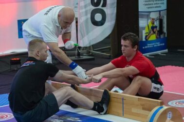 mas-wrestling3