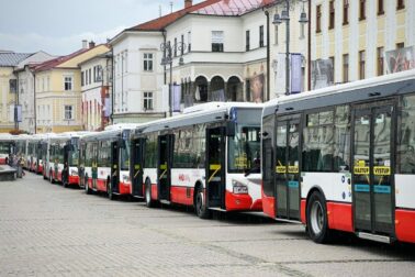 nove autobusy