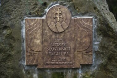 pamatnik-ustavy-v-bb1