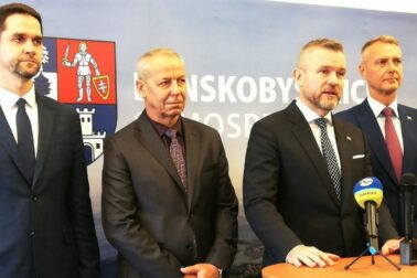 zľava ondrej lunter, jan nosko, peter pellegrini a richard rasi