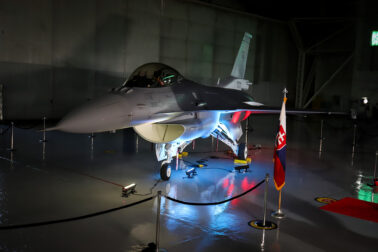 f16-1