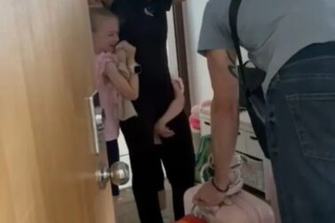 americky otec si priesiel po deti slovenskej matky