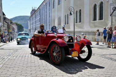grand retro show5
