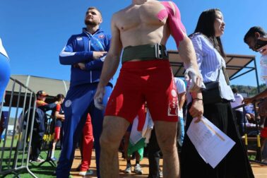 mas-wrestling4