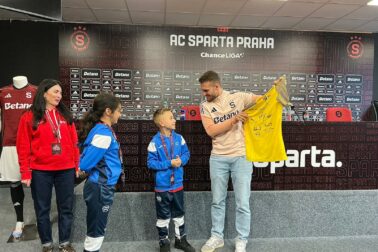 Hlavná cena_Majstri Slovenska 2025_McD Cup_ pamätný dres Lukáš Haraslín