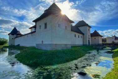 vodny hrad hronsek