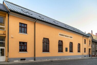 robotnicky dom