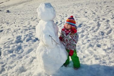 stavanie-snehuliakov