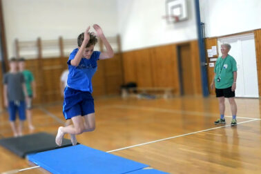 skok do dialky z miesta