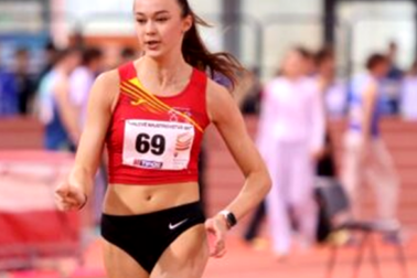 Nina Hejčíková, rekordérka SR v behu na 200 m kategórie U18