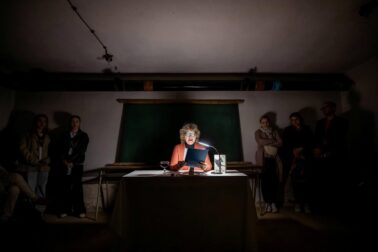 06_UNL_2026_Eva Pršová číta v Kryte civilnej obrany