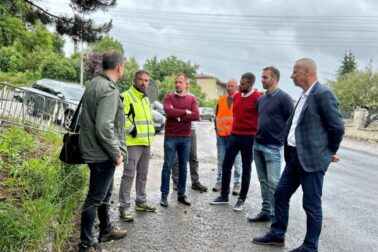 Poslanci MsZ  zľava od streduJakub Gajdošík (viceprimátor), Patrik Trnka, Roman Miškár a primátor Ján Nosko