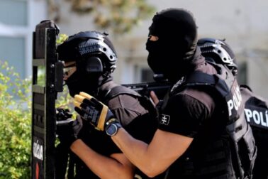 den policie7