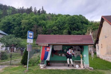 autobusova zastavka utekac