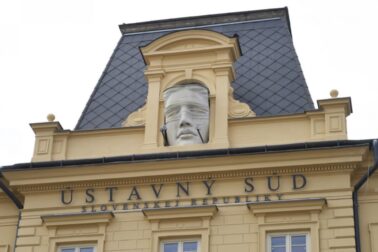 ustavny sud sr
