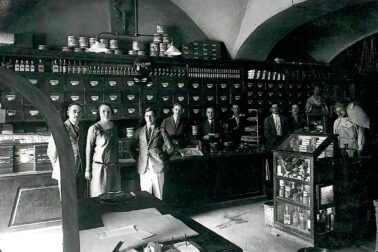 09 Klimovci v obchode_in archiv rodiny Klimovcov