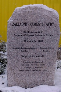 zakladny-kamen-na-r1