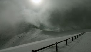 sneh-a-vietor-na-horach