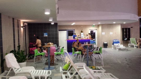 Bar pri bazéne