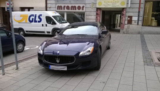 maserati v bb