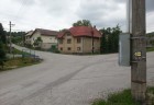 7. Pokračujeme obecnou cestou po žltej značke smerom k fut. ihrisku