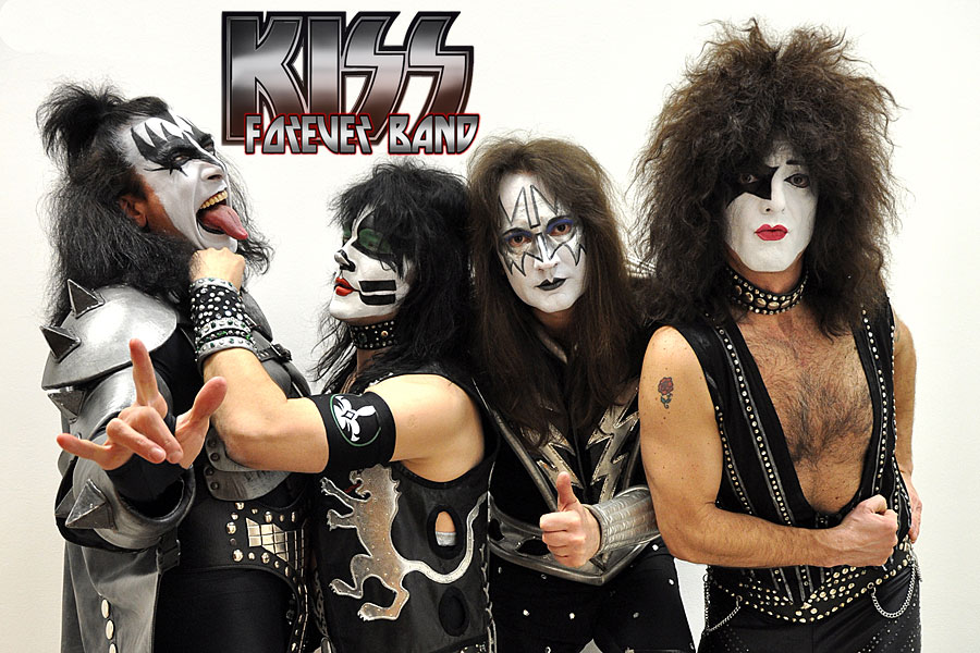 Kiss участники. группа кисс сейчас 2022. группа kiss 2023. Kiss участники. группа кисс участники.