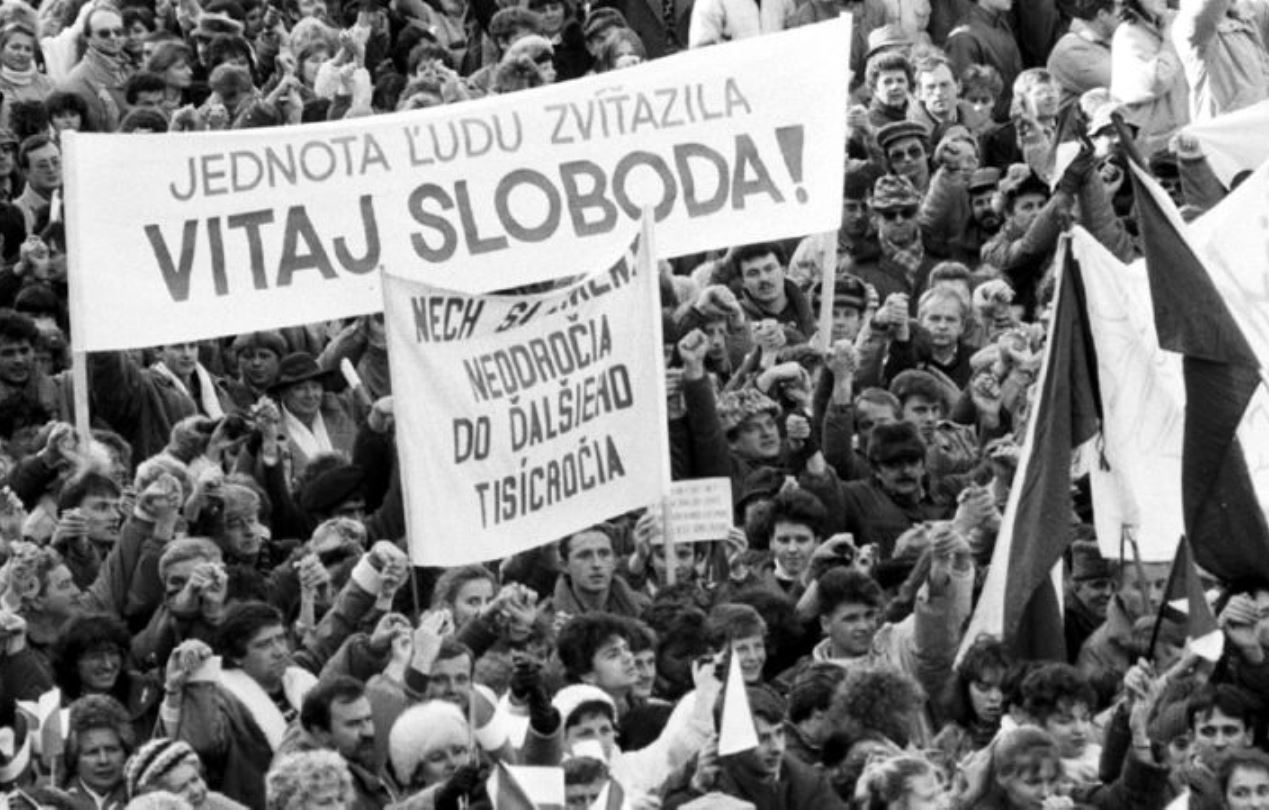 Čo sa stalo v novembri 1989?