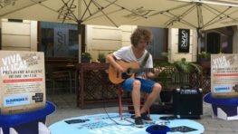 Skvelý bystrický gitarista Dávid Bílek víťazom projektu Viva Ulica!