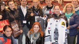 FOTO: Univerzitnému hokeju a štúdiu fandilo na zimáku viac ako 900 stredoškolákov