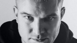 Lukáš Adamec navštívi v piatok Klub 77 v Banskej Bystrici